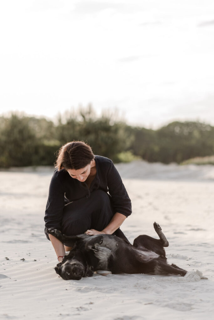 Hundeurlaub auf Borkum - Hundeschule Holt bietet spielerisches Training und erholsame Strandmomente